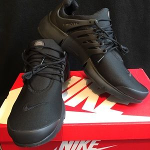Triple Black Nike Air Presto NWOT